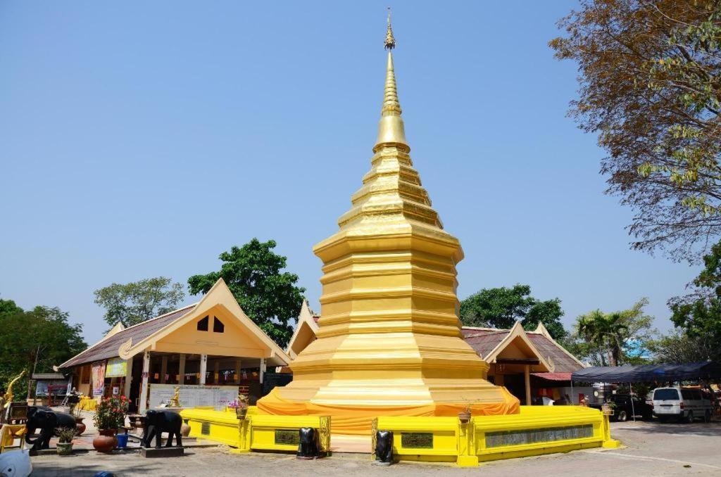 Golden Land Hotel Chiang Rai Bagian luar foto