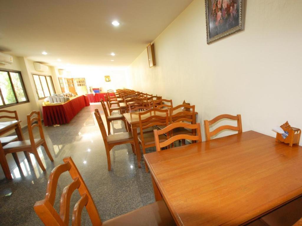 Golden Land Hotel Chiang Rai Bagian luar foto