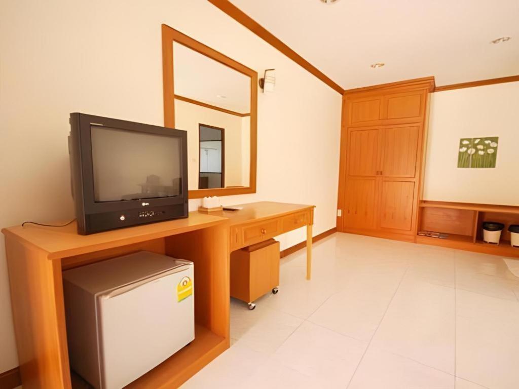 Golden Land Hotel Chiang Rai Bagian luar foto