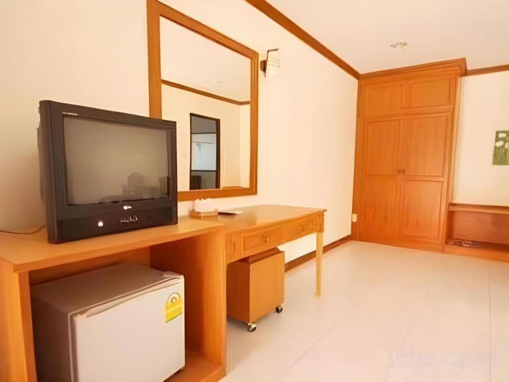 Golden Land Hotel Chiang Rai Bagian luar foto