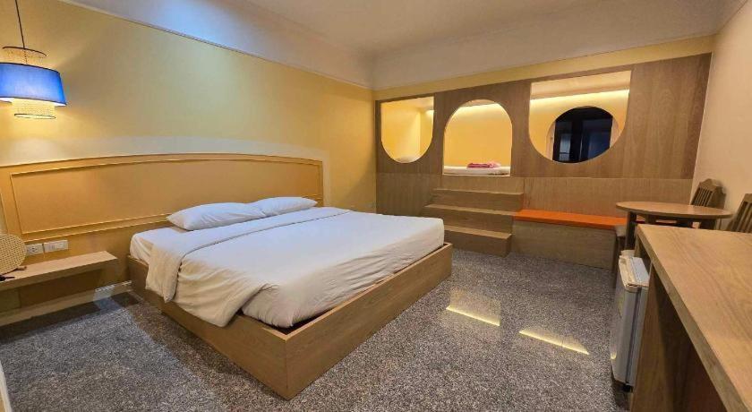 Golden Land Hotel Chiang Rai Bagian luar foto